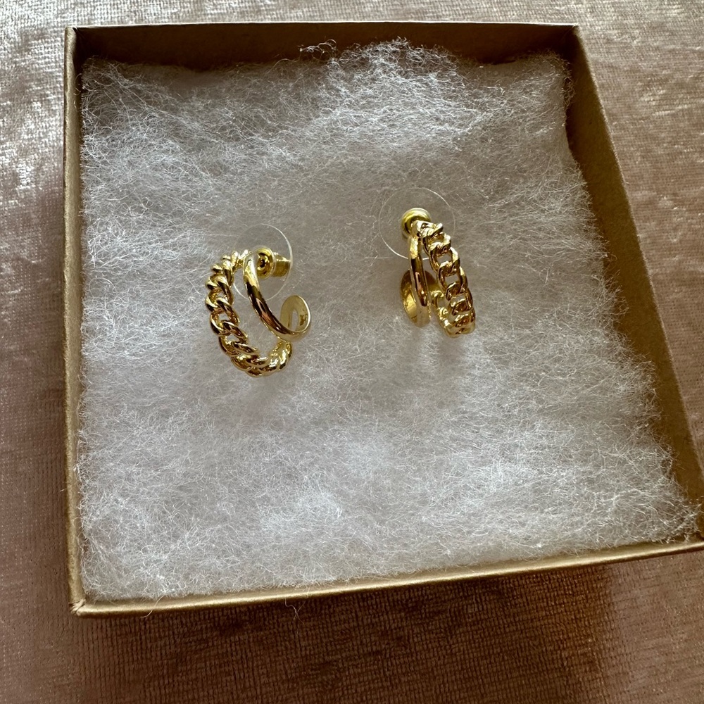 Gold Hoops - Picture 6 of 6
